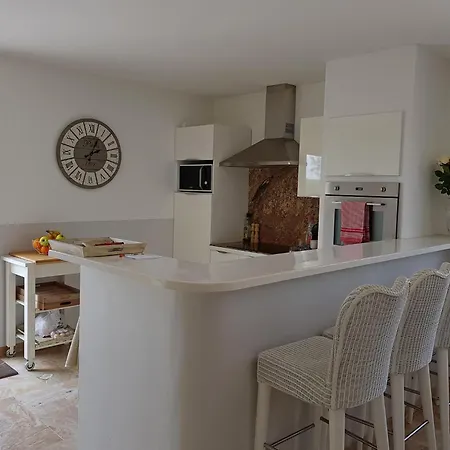 וילה Stylish Villa In Southern France With Pool סן-קונטן-לה-פוטרי