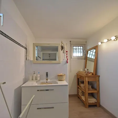 Stylish Villa In Southern France With Pool * סן-קונטן-לה-פוטרי