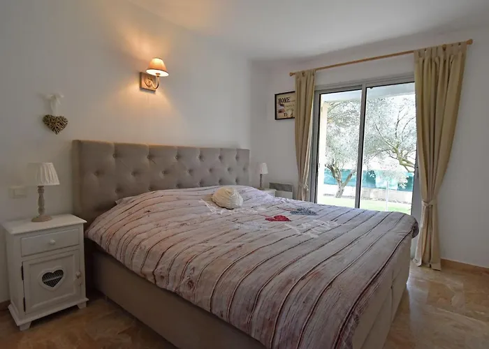 빌라 Stylish Villa In Southern France With Pool 생-쿠앵탕-라-포테리