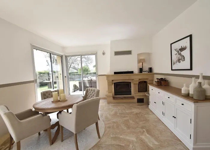 빌라 Stylish Villa In Southern France With Pool 생-쿠앵탕-라-포테리