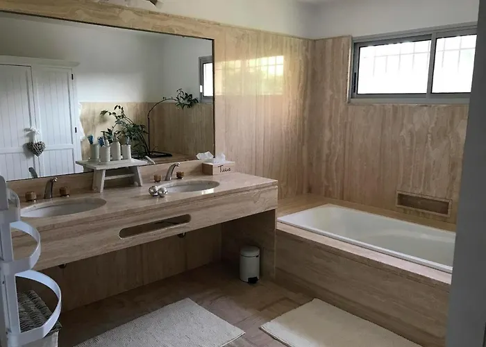 빌라 Stylish Villa In Southern France With Pool 생-쿠앵탕-라-포테리
